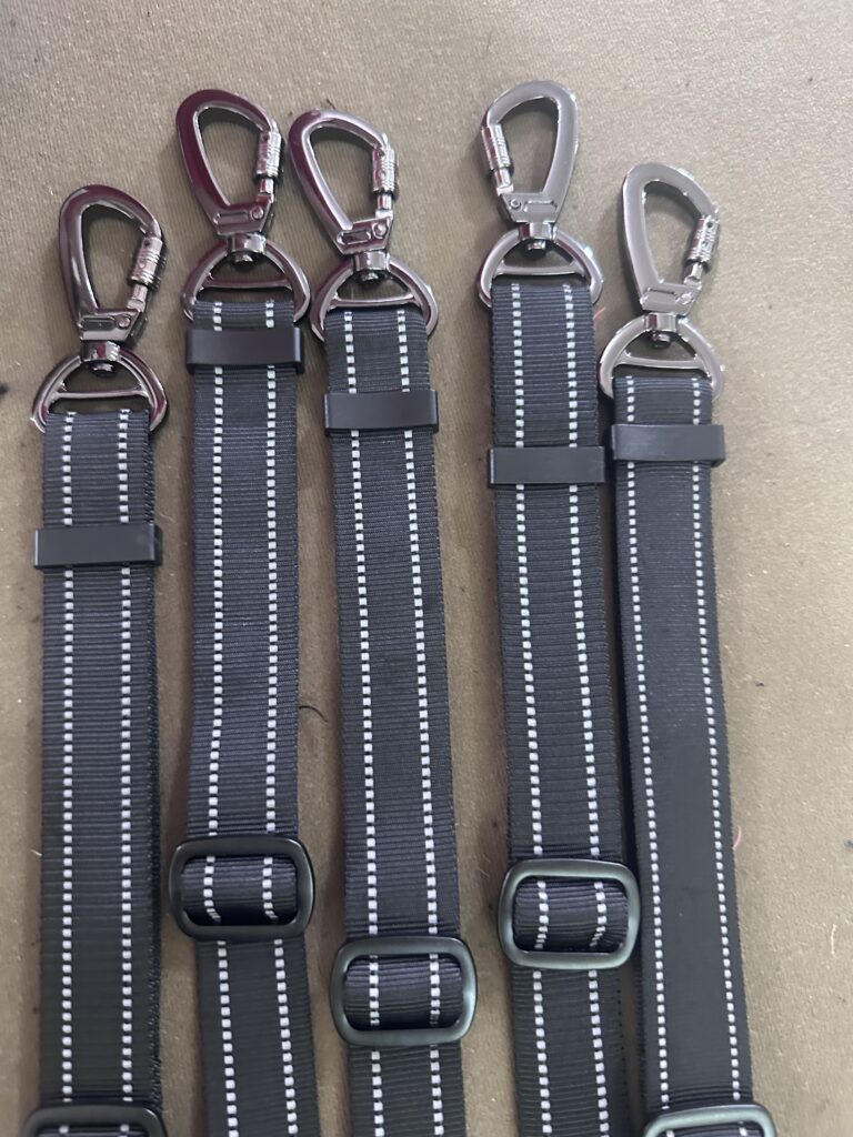 Dog leash swivel clip hardware detail, reflective webbing, OEM tactical leash manufacturer
